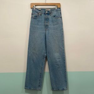 Levis Ribcage Straight Jeans